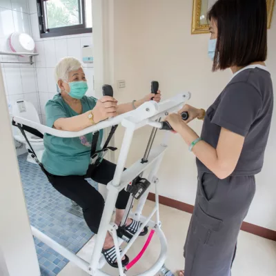 safety and Durable patient lift bathroom