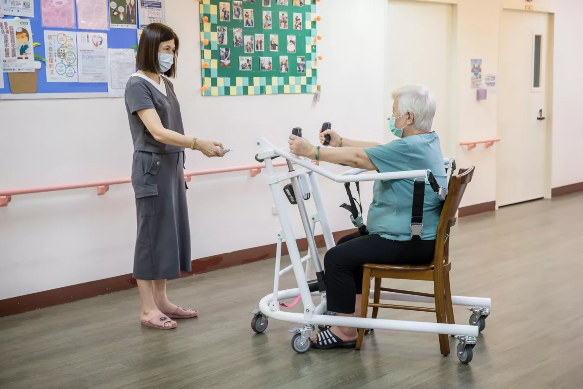 patient lifts manufacturer